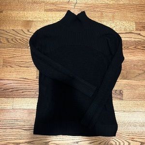 Lululemon black sweater